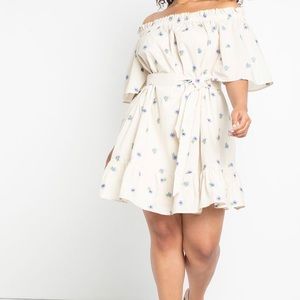 Off The Shoulder floral Embroidered Dress 18/20 NWT